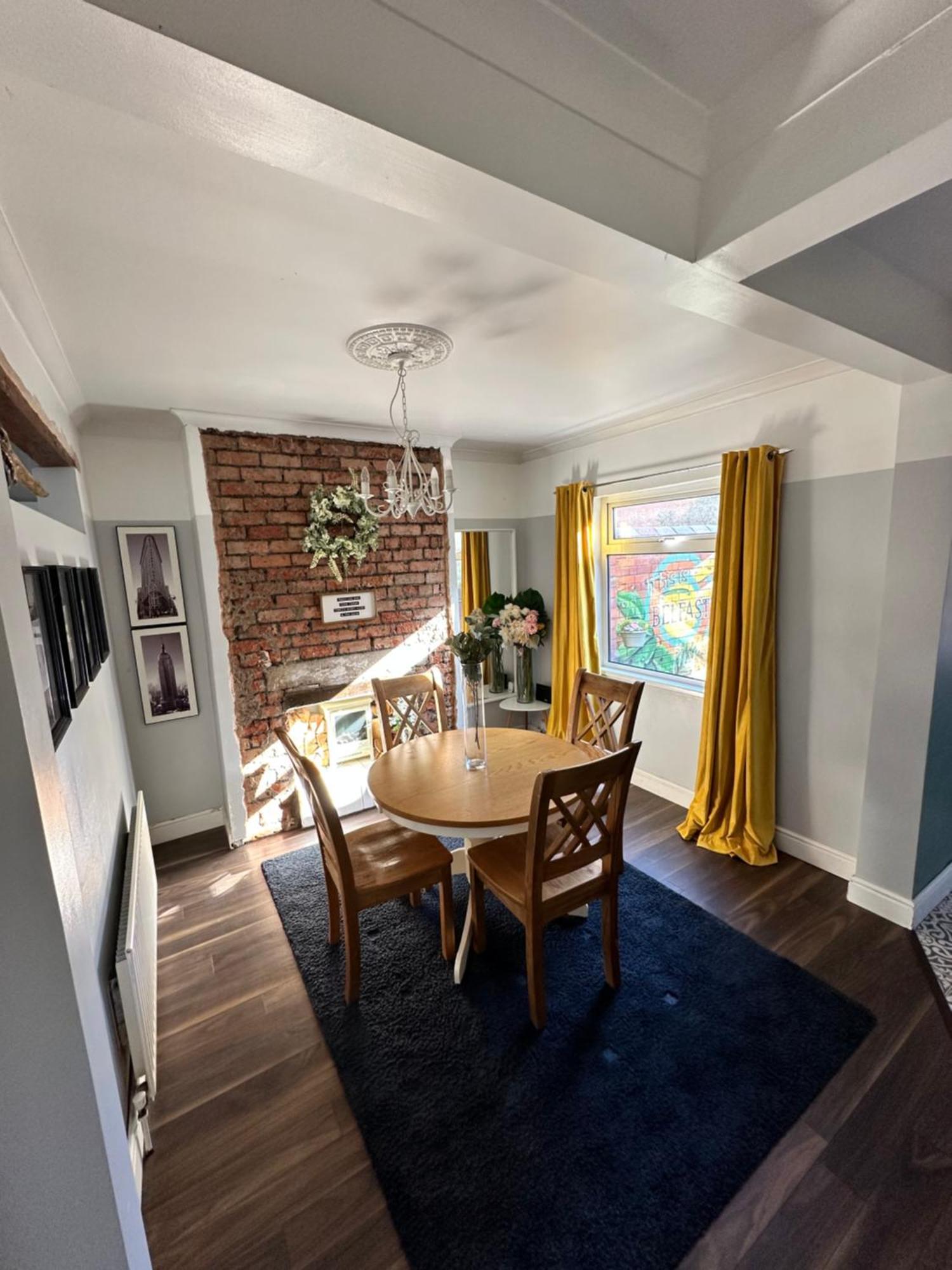 Cosy Two Bed Terraced House 7Min Drive From City Белфаст Экстерьер фото